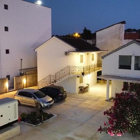 Buzuku House Hotel Улцин Екстериор снимка
