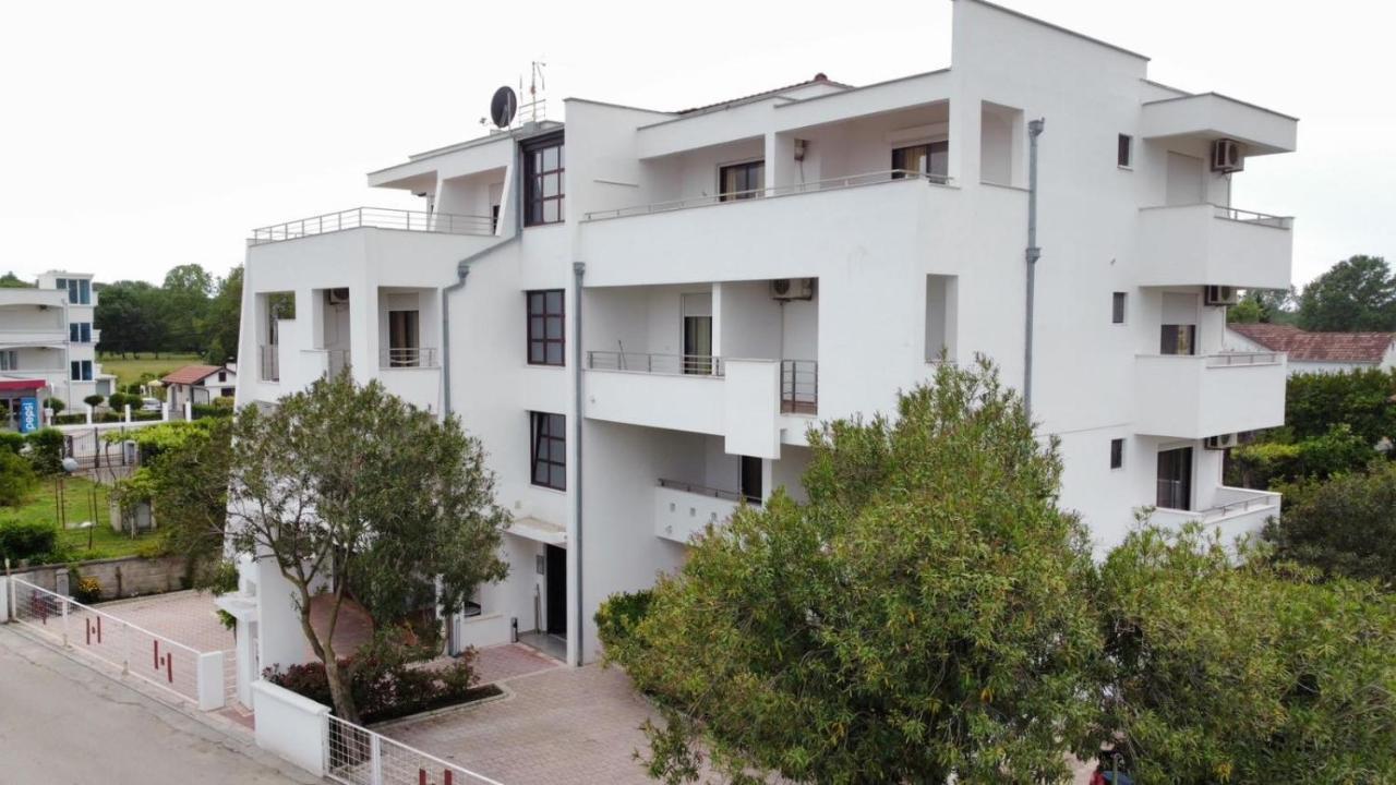 Buzuku House Hotel Улцин Екстериор снимка